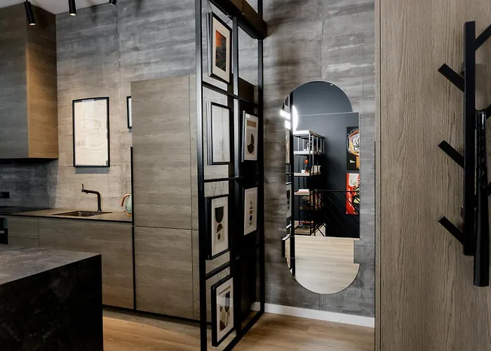 Stylish Apartment, Loft Number 7 With Office Space And Free Private Parking